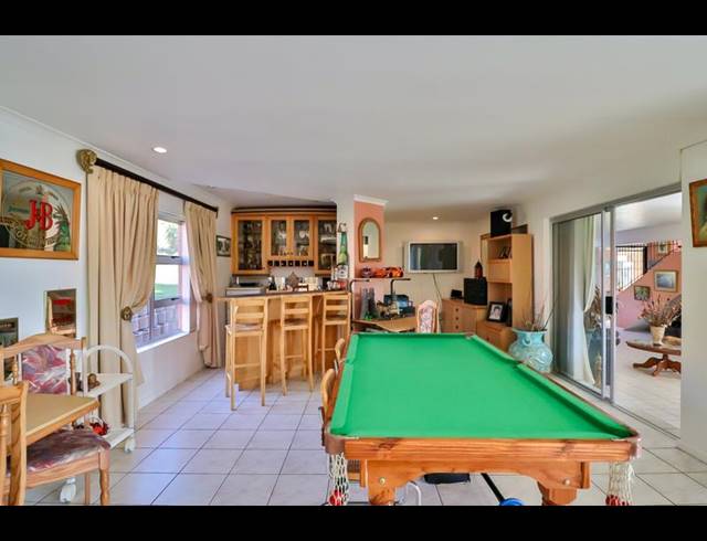 4 BEDROOM HOUSE FOR SALE IN PLATTEKLOOF